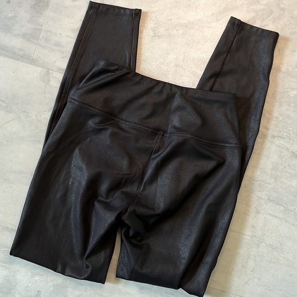 Nine West  NWOT  Imitation leather Leggings  Very nice look texture feel  Size S - Picture 8 of 10